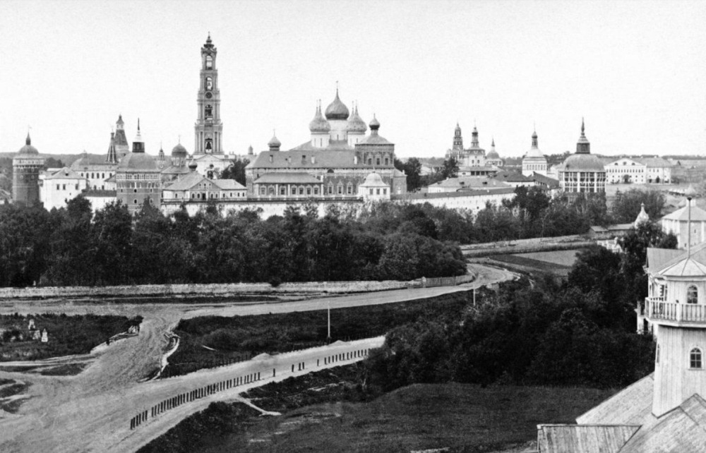 Троице-Сергиева Лавра. Вид с юга. 1880-1889 гг..jpg