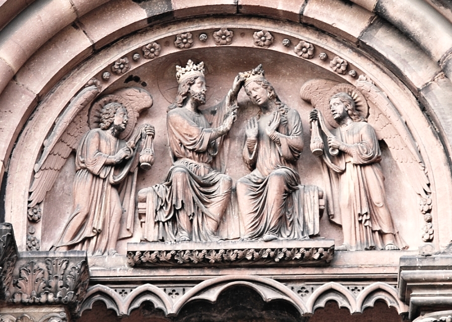 Notre-Dame,_Strasbourg,_Coronation_of_Mary.JPG