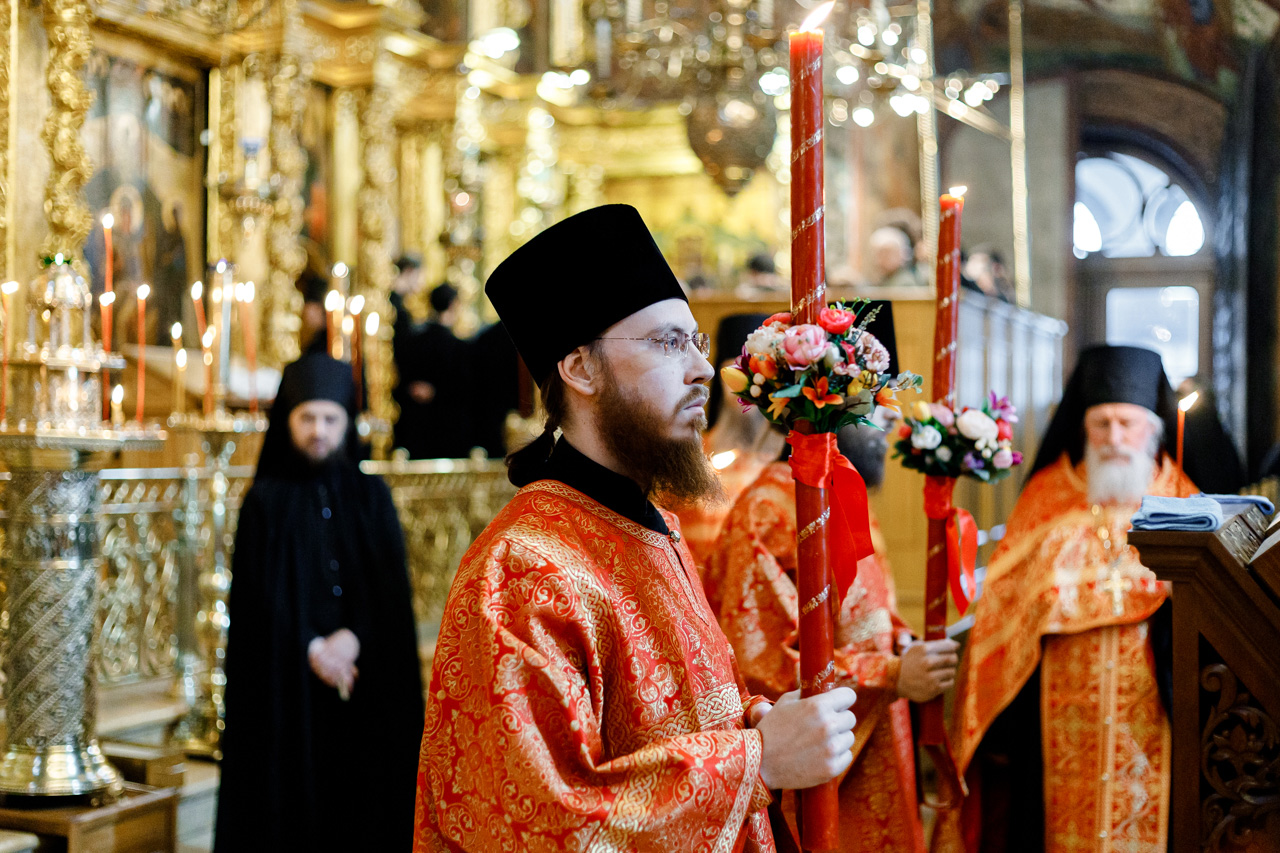 успенский собор троице сергиева монастыря