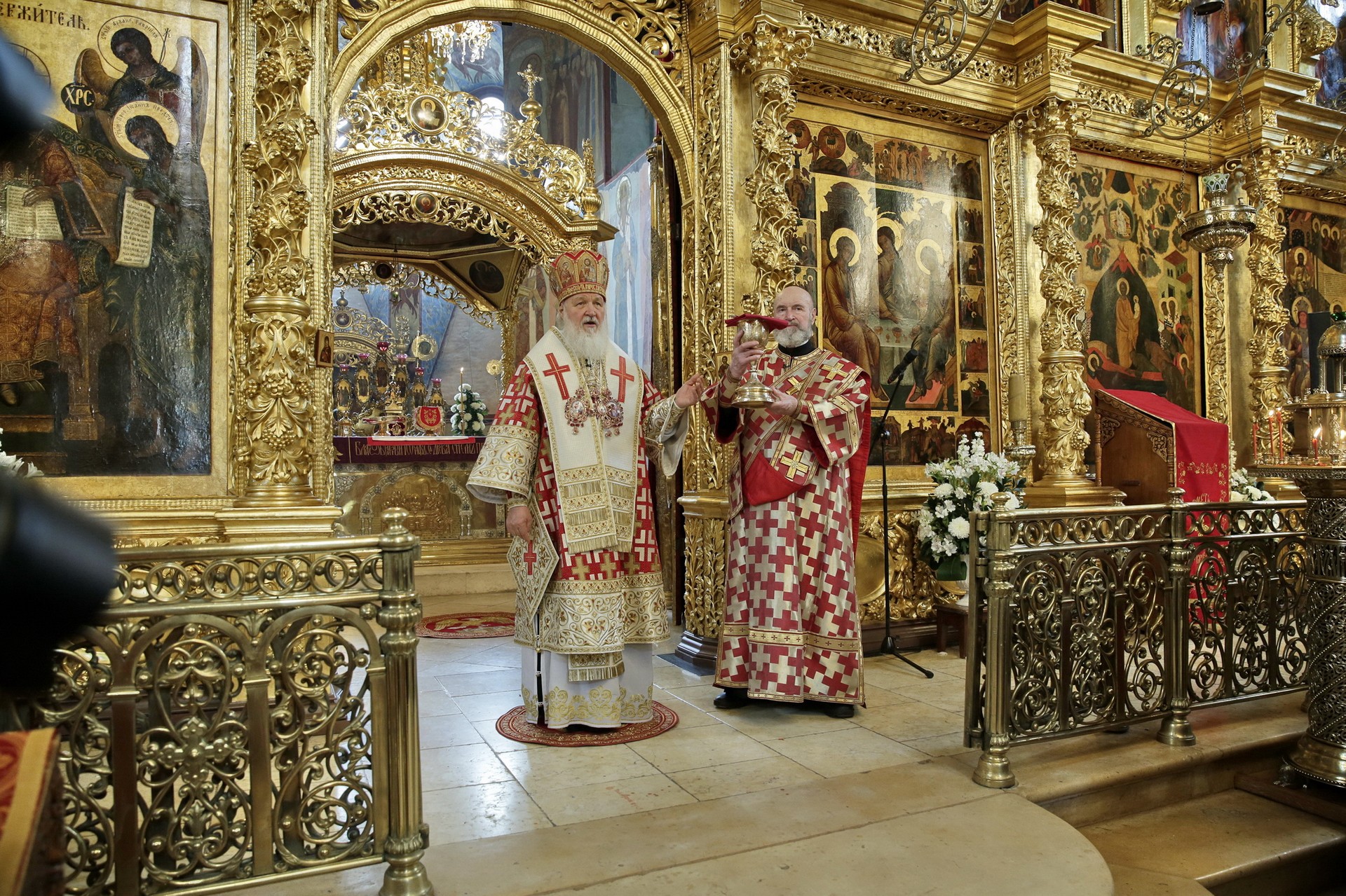Троицкий собор Сергиевской Лавры внутри