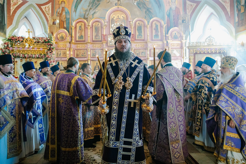 Епископ Фома совершил Божественную литургию в храме Смоленской иконы Божией Матери города Ивантеевки