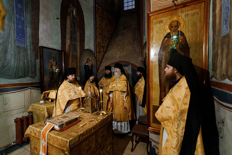 В Троице-Сергиевой Лавре за воскресными богослужениями почтили память святителя Николая Чудотворц