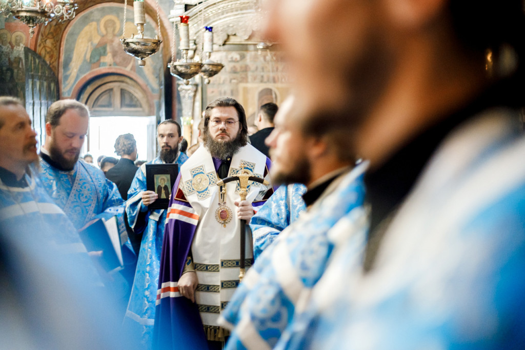Епископ Фома совершил молебен перед началом учебного года в Троицком соборе Лавры