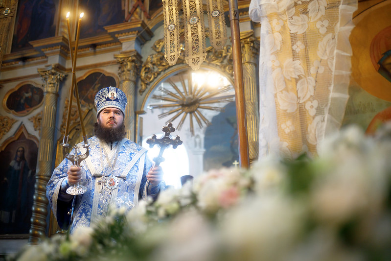 Епископ Фома совершил Божественную литургию в храме Богоявления Господня в селе Глебово