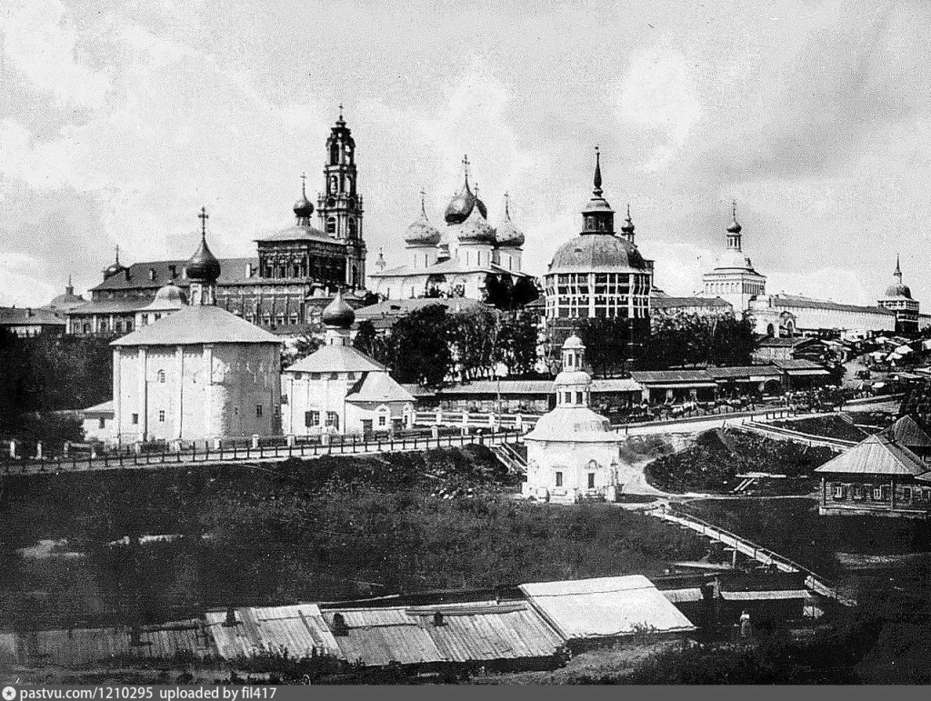 Свято-Троицкая Сергиева лавра. Фото 1880–1885 годов