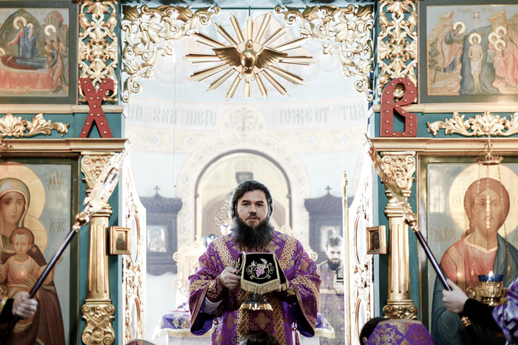 Епископ Фома совершил Литургию свт. Григория Двоеслова в храме в честь Живоначальной Троицы г Химки