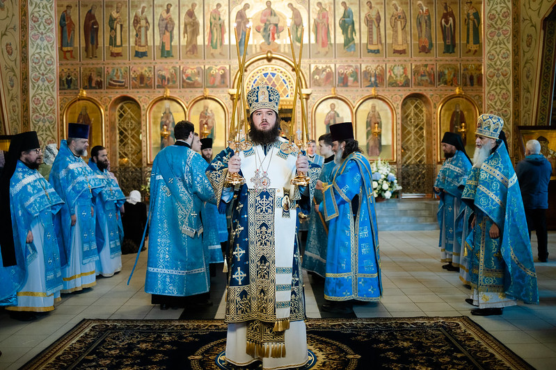 В день празднования Черниговско-Гефсиманской иконы Божией Матери епископ Фома совершил Литургию в скиту Лавры