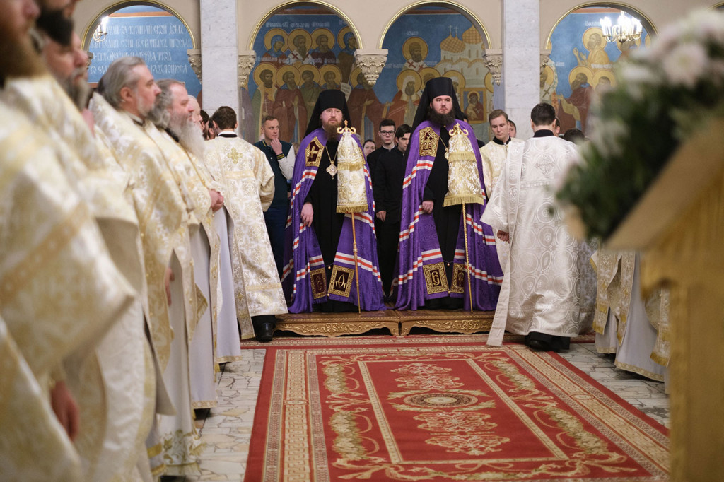 Епископ Фома сослужил ректору Московской духовной академии за Божественной литургией