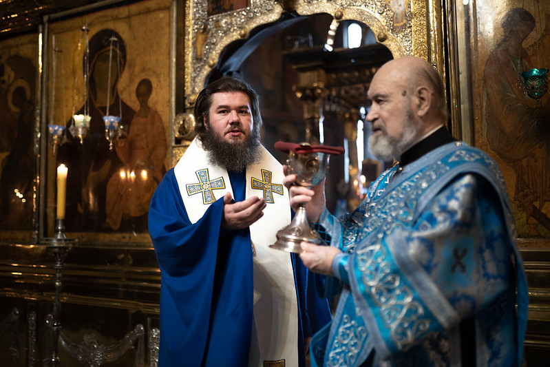 В праздник Иверской иконы Божией Матери епископ Фома совершил Божественную литургию