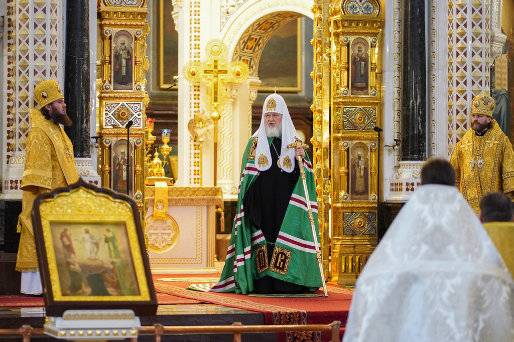 Епископ Фома сослужил Святейшему Патриарху Кириллу в Храме Христа Спасителя