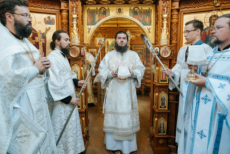 Епископ Фома посетил Михаило-Архангельский храм в Сорокине