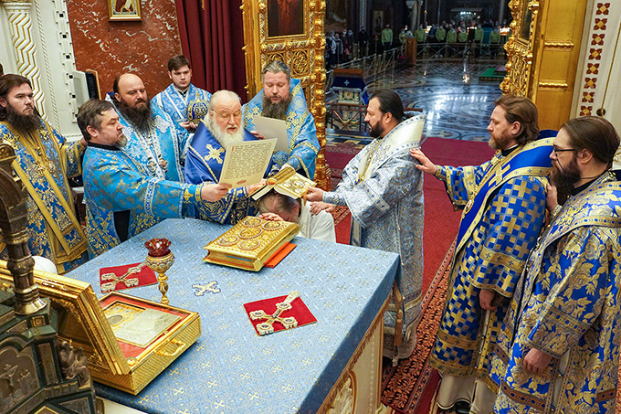 В праздник Покрова Пресвятой Богородицы епископ Фома сослужил Сятейшему Патриарху Кириллу