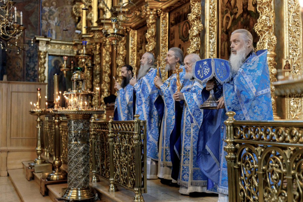 В Троице-Сергиевой Лавре молитвенно почтили икону Божией Матери Почаевская