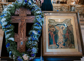 Троицкая обитель чествовала праздник Изнесения Честных Древ Животворящего Креста Господня