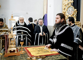 Епископ Фома совершил Литургию Преждеосвященных Даров в храме свт. Николая Чудотворца г. Пушкино