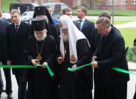 Святейший Патриарх Кирилл освятил здание нового общежития Московской духовной академии