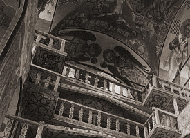 Историческое фото. Хоры в алтаре Успенского собора Троице-Сергиевой Лавры