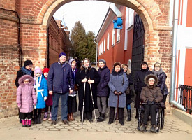 Новокосинская Община людей, страдающих рассеянным склерозом, посетила Троице-Сергиеву Лавру