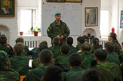 Встреча офицера-десантника с воспитанниками детского центр "Пересвет"