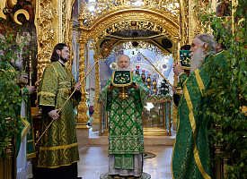 В день Святой Троицы Предстоятель Русской Церкви совершил Литургию в Троице-Сергиевой Лавре