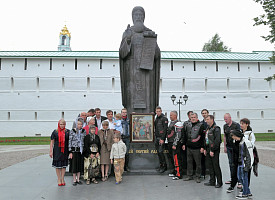 Крестный ход со старинной иконой «Благословение детей» посетил Свято-Троицкую Сергиеву Лавру 
