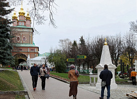 В Троице-Сергиевой Лавре устанавливают памятник на могиле генералиссимуса боярина А.С. Шеина