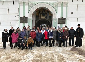 Калужский православный подростковый клуб совершил паломническую поездку в Свято-Троицкую Сергиеву Лавру