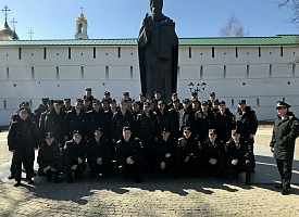Курсанты-нахимовцы впервые посетили Свято-Троицкую Сергиеву Лавру