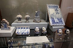 В Сергиево-Посадском музее-заповеднике состоялось открытие выставки уникальных изразцов ХV–ХХI веков