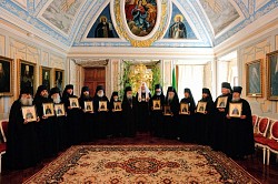 Святейший Патриарх Кирилл вручил памятные награды насельникам Троице-Сергиевой Лавры