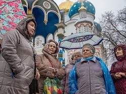 Хоровые коллективы пенсионеров России посетили Троице-Сергиеву Лавру и музейный комплекс “Конный двор”