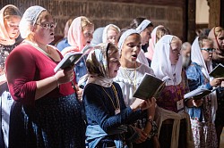 В Троице-Сергиевой Лавре молились дети из екатеринбургской архиерейской капеллы «Октоих»